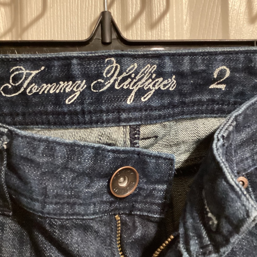 Tommy Hilfiger Cropped/Capri Jeans, Size 2 - Picture 2 of 10